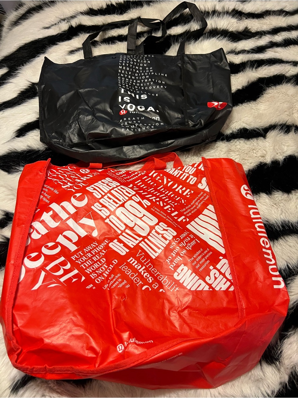 lululemon athletica Red and Black Graphic Reusable Tote Set